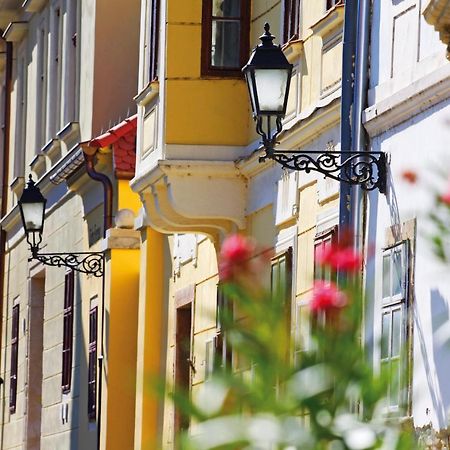 Hotel Domus Collis Győr Buitenkant foto