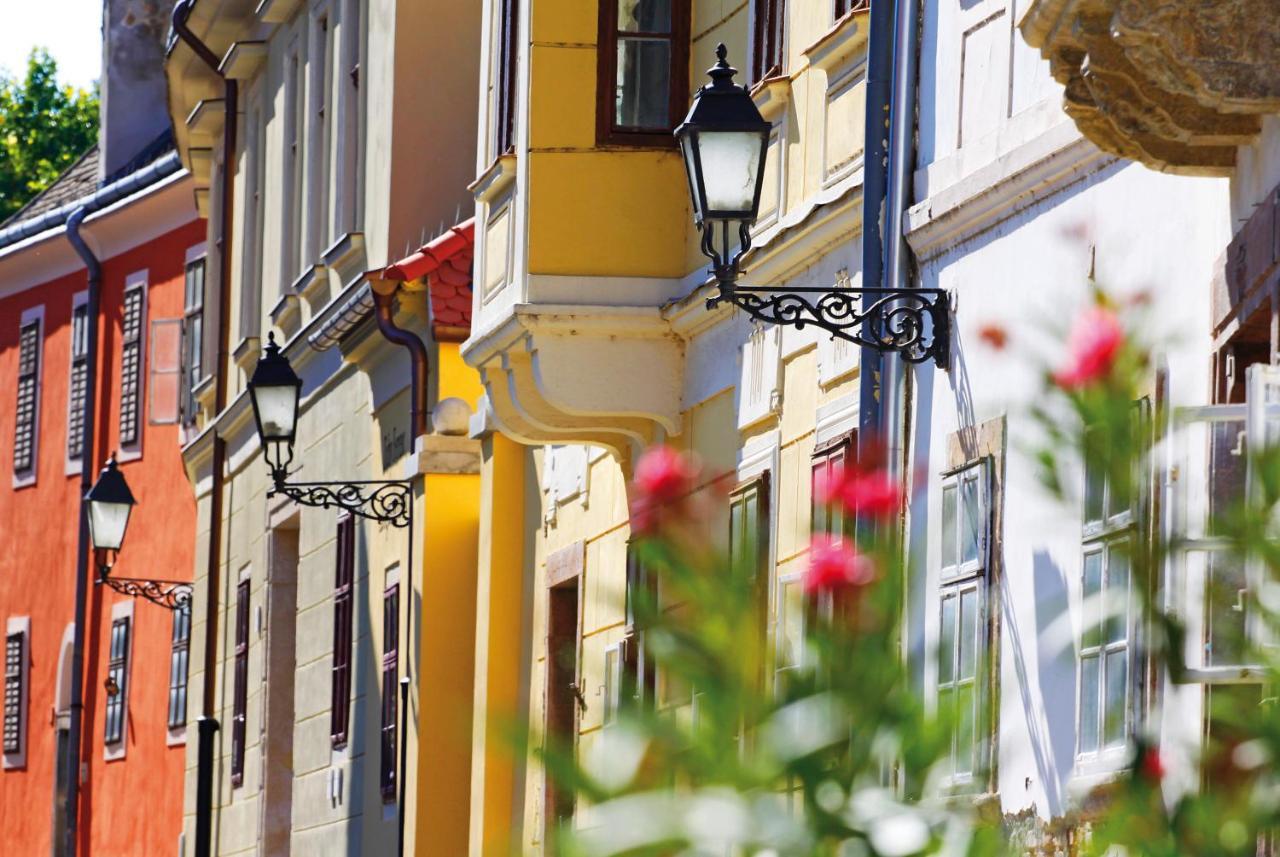 Hotel Domus Collis Győr Buitenkant foto